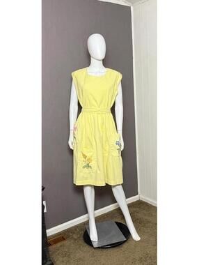 1950's Swirl Wrap Dress Yellow 3 Large Patch Pockets size XL/XXL